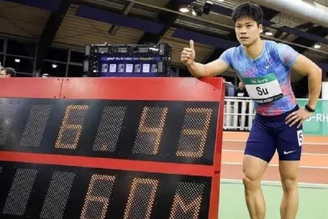 苏炳添刷新世界纪录，F1车队教练激动落泪